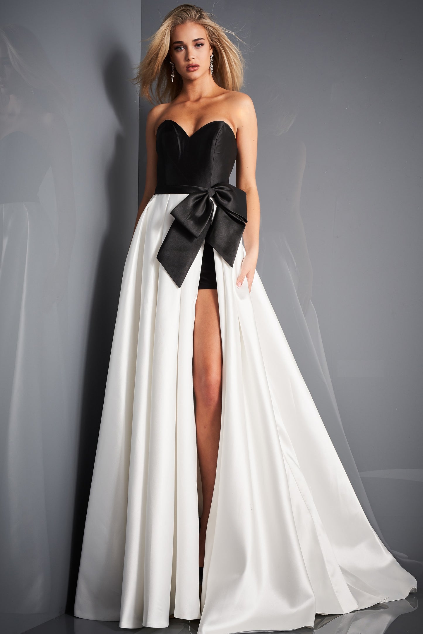 Sweetheart Neck Evening Gown