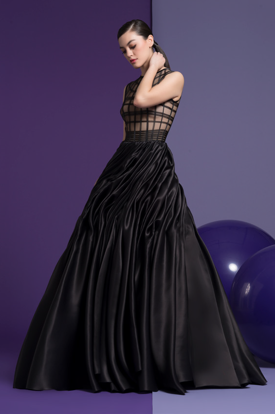 Black Sleeveless Kerry Gown