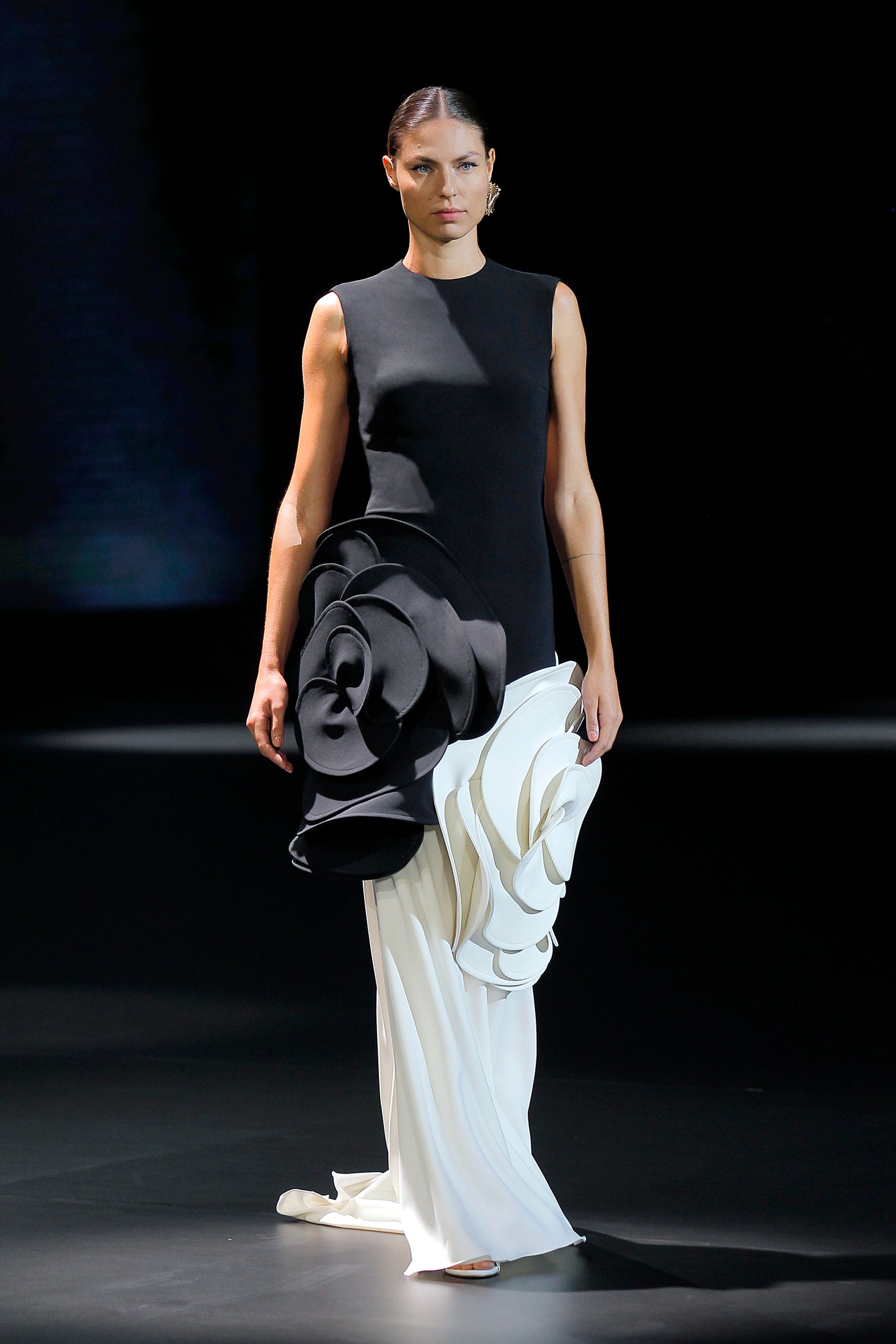 Canna Rosette Sleeveless Gown