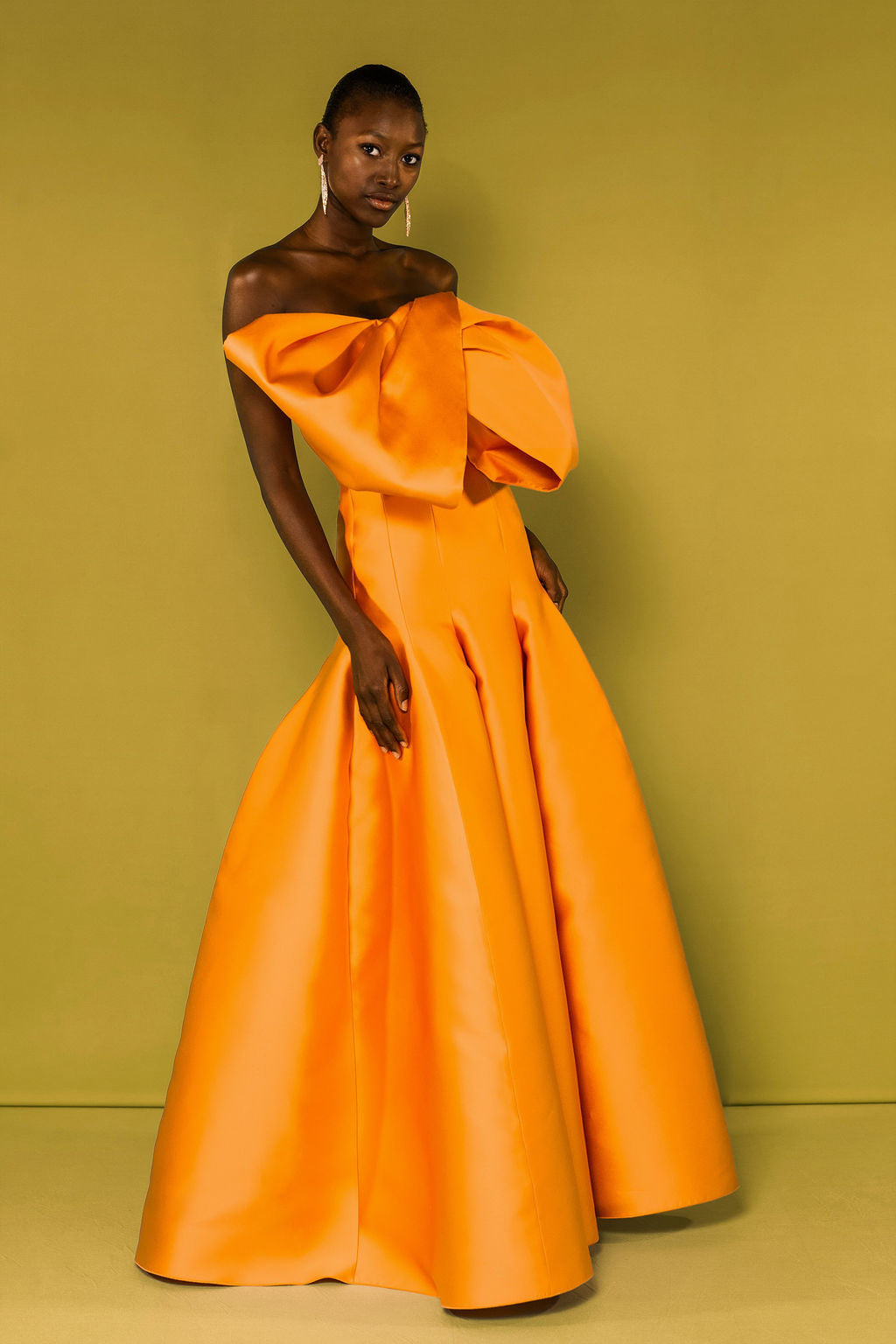 Strapless Inglaterra Gown