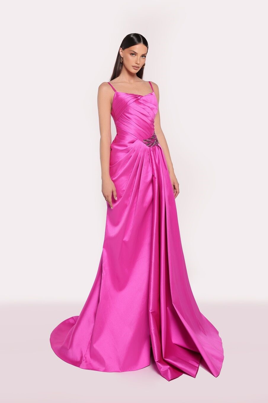 Leovel Taffeta Sleeveless Gown