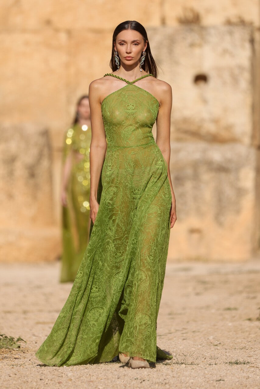 Sleeveless Dress with Shawls