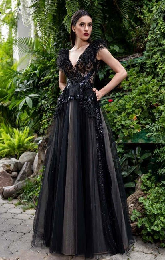 Sleeveless Feathered Lace Tulle Gown