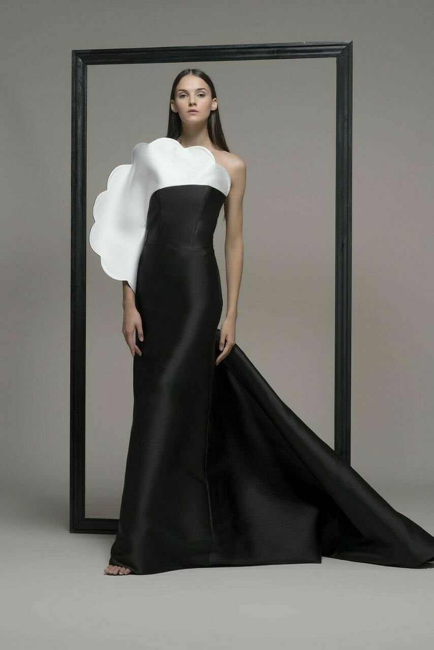 Columnea Long Strapless Gown