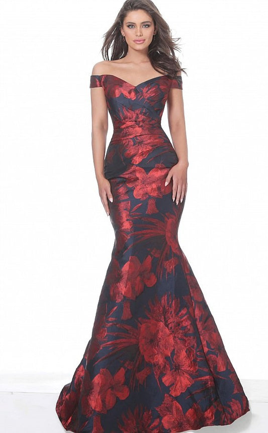 Off the Shoulder Sweetheart Neck Evening Gown