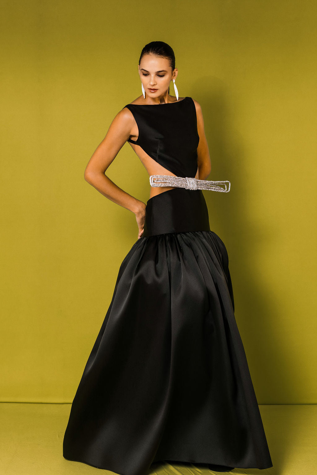 Sleeveless Rumania Gown