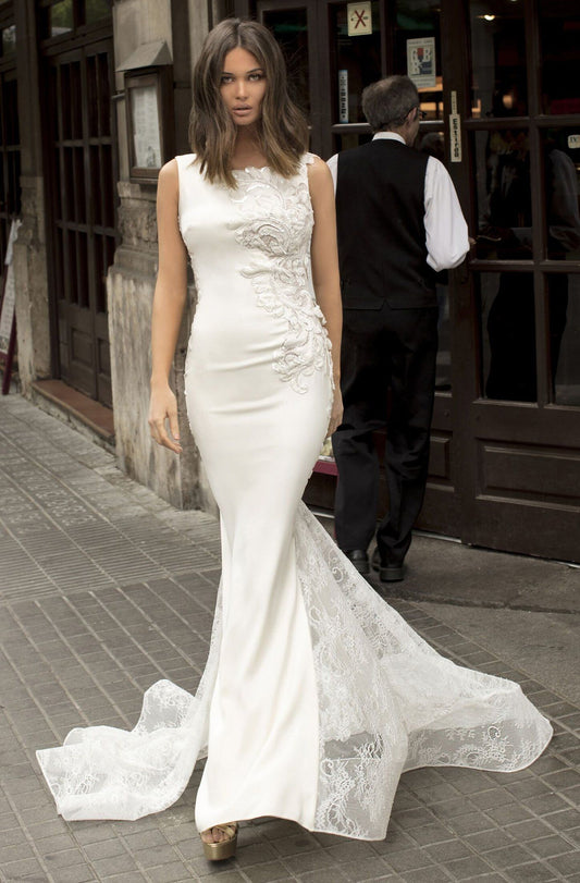 Life_Illusion Back Lace Gown