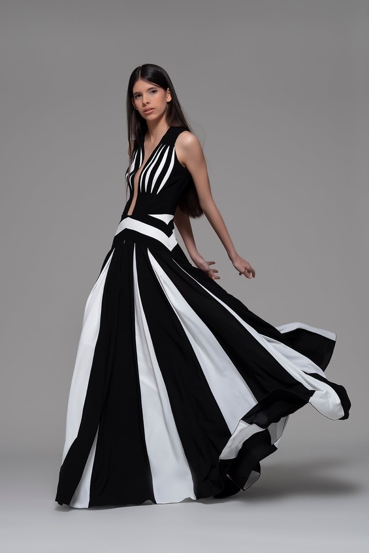 Dragoni Sleeveless Pleated Gown