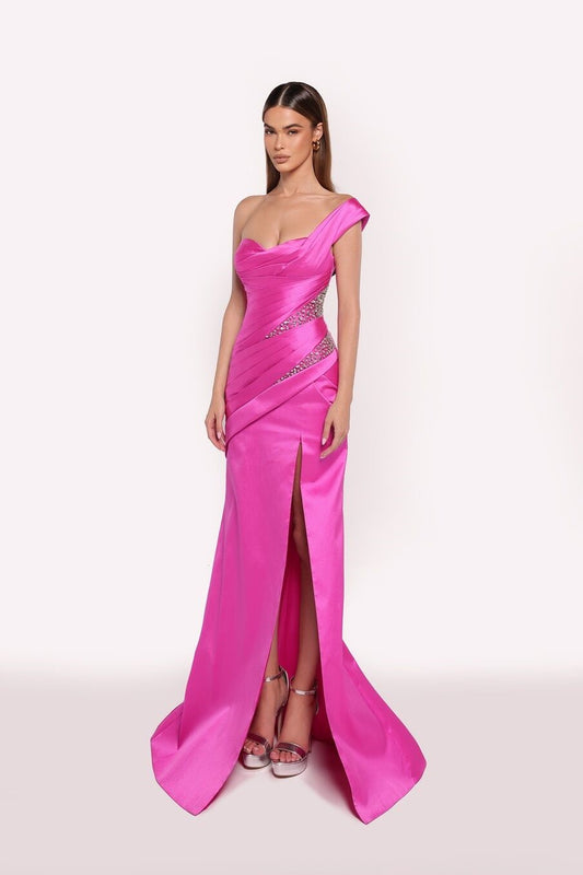 Jonat Gown