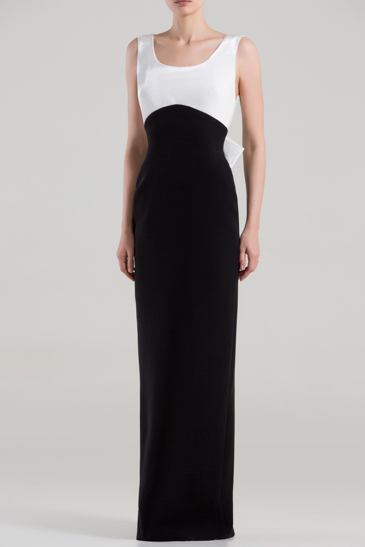 Sleeveless Back Bow Column Gown