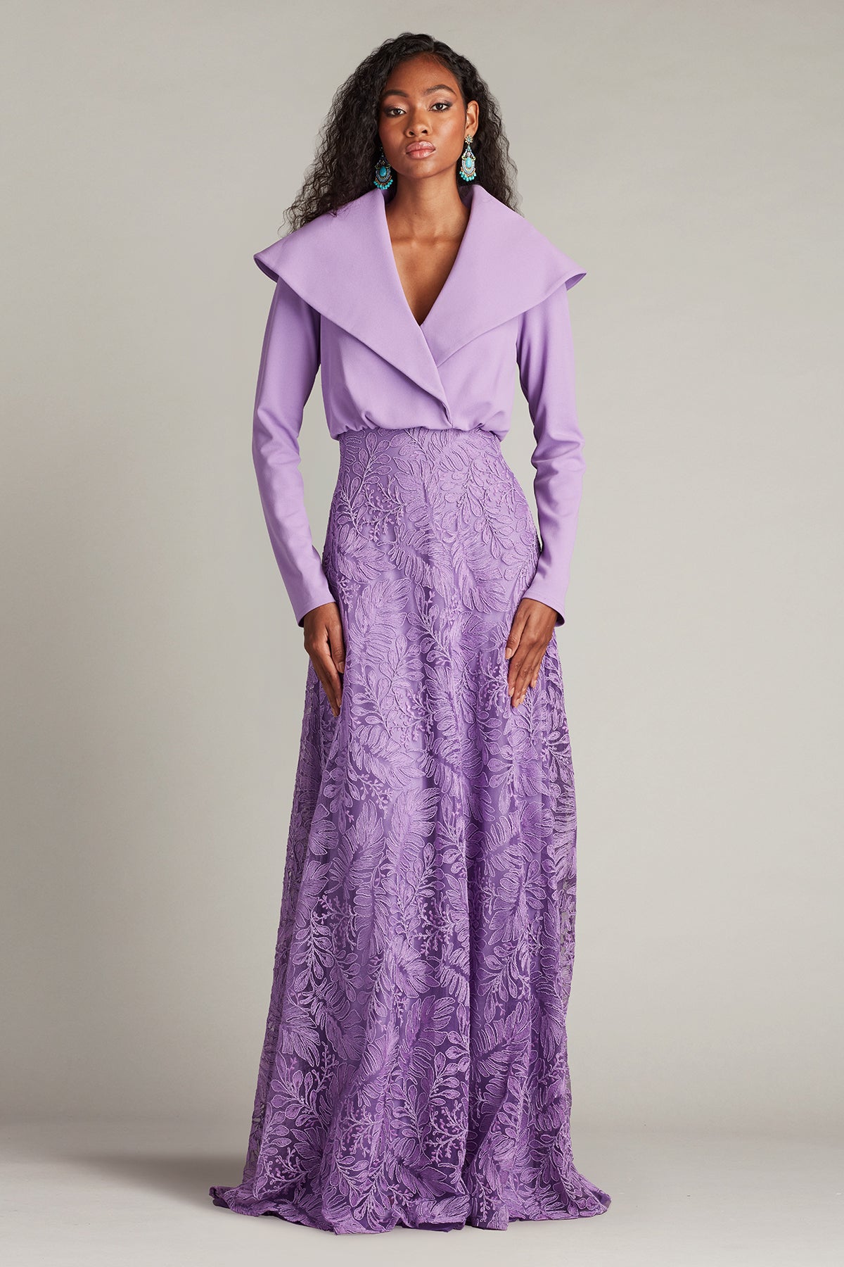 Long Sleeve Gown with Oversized Collar